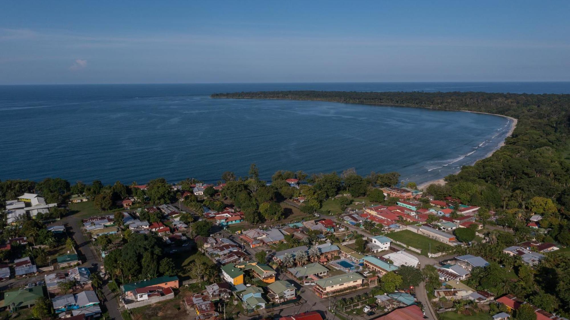 Namaitami Casa Hermosa Con Ac Y Piscina A Solo 650 Metros Del Parque Nacional Cahuita Eksteriør billede