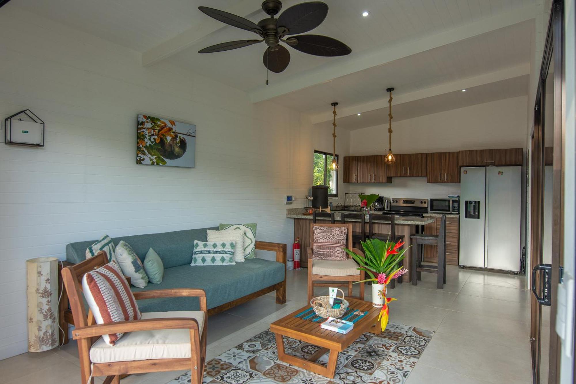 Namaitami Casa Hermosa Con Ac Y Piscina A Solo 650 Metros Del Parque Nacional Cahuita Eksteriør billede